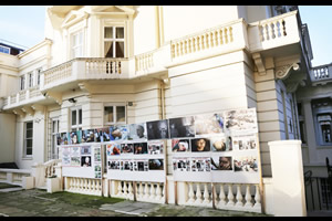 To commemorate Self-Determination Day for Kashmiris, observed every year on 5 Jan, the High Commission for Pakistan, London organised a Photo Exhibition of the Kashmiri victims of Indian brutalities in IIOJK, at its premises today. Heart wrenching photos of innocent Kashmiri victims are an evidence of crimes against humanity being committed by Indian occupation forces for more than seven decades.