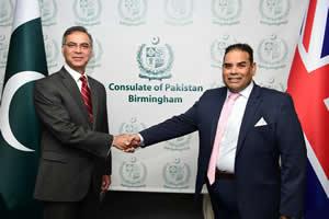 High Commissioner reaches out to community in Birmingham; discusses multifaceted cooperation with political leadership, business community and academia