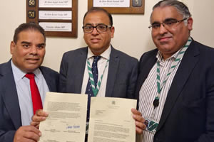 After the draconian life sentence for Kashmiri leader Yasin Malik my colleagues @YasinForBedford MP @TahirAliMP, @Imran_HussainMP and @khalid4PB have written to the Prime Minister asking him to intervene in the unjust and flawed so called legal proce