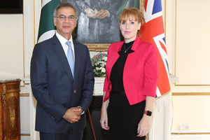 Received @AngelaRayner, Deputy leader of @UKLabour @PakistaninUK this morning; briefed her about the devastation caused by unprecedented floods & thanked her for firm support & solidarity at this difficult moment. Angela has always been a true friend